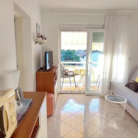 Ivana,mali Maj Apartmán *